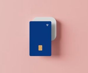 Forex ofron mundësi për të përfituar nga luhatjet midis monedhave globale në një treg shumë likuid që tregtohet 24 orë në ditë, por është gjithashtu një arenë me rrezik të lartë për shkak të levave financiare, paqëndrueshmërisë së fortë dhe ndikimit të lajmeve makroekonomike; çelësi është të tregtoni me një strategji të qartë, menaxhim të rreptë të rrezikut dhe vetëm me kapital që mund të përballoni të humbni pa ndikuar në stabilitetin tuaj financiar.