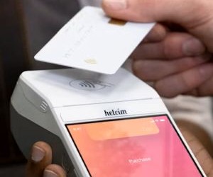 Kriptomonedhat ofrojnë potencial të lartë kthimi dhe liri më të madhe financiare nëpërmjet decentralizimit, duke vepruar në një treg që është i hapur 24/7. Megjithatë, ato janë një aset me rrezik të lartë për shkak të paqëndrueshmërisë ekstreme dhe mungesës së rregullimit. Rreziqet kryesore përfshijnë humbjet e shpejta dhe dështimet e sigurisë kibernetike. Çelësi i suksesit është të investoni vetëm me një strategji të qartë dhe me kapital që nuk kompromenton stabilitetin tuaj financiar.